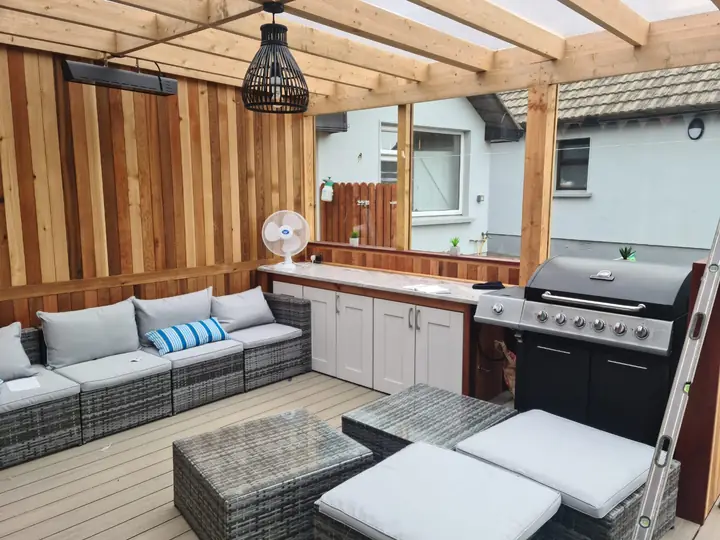 Pergola and outdoor kitchen by Outdoor Design, Dublin (3)