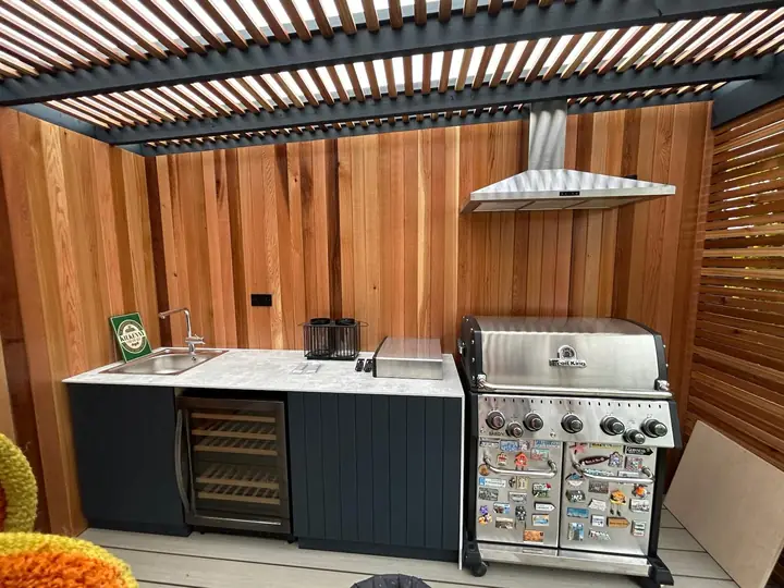 Pergola and outdoor kitchen by Outdoor Design, Dublin (25)